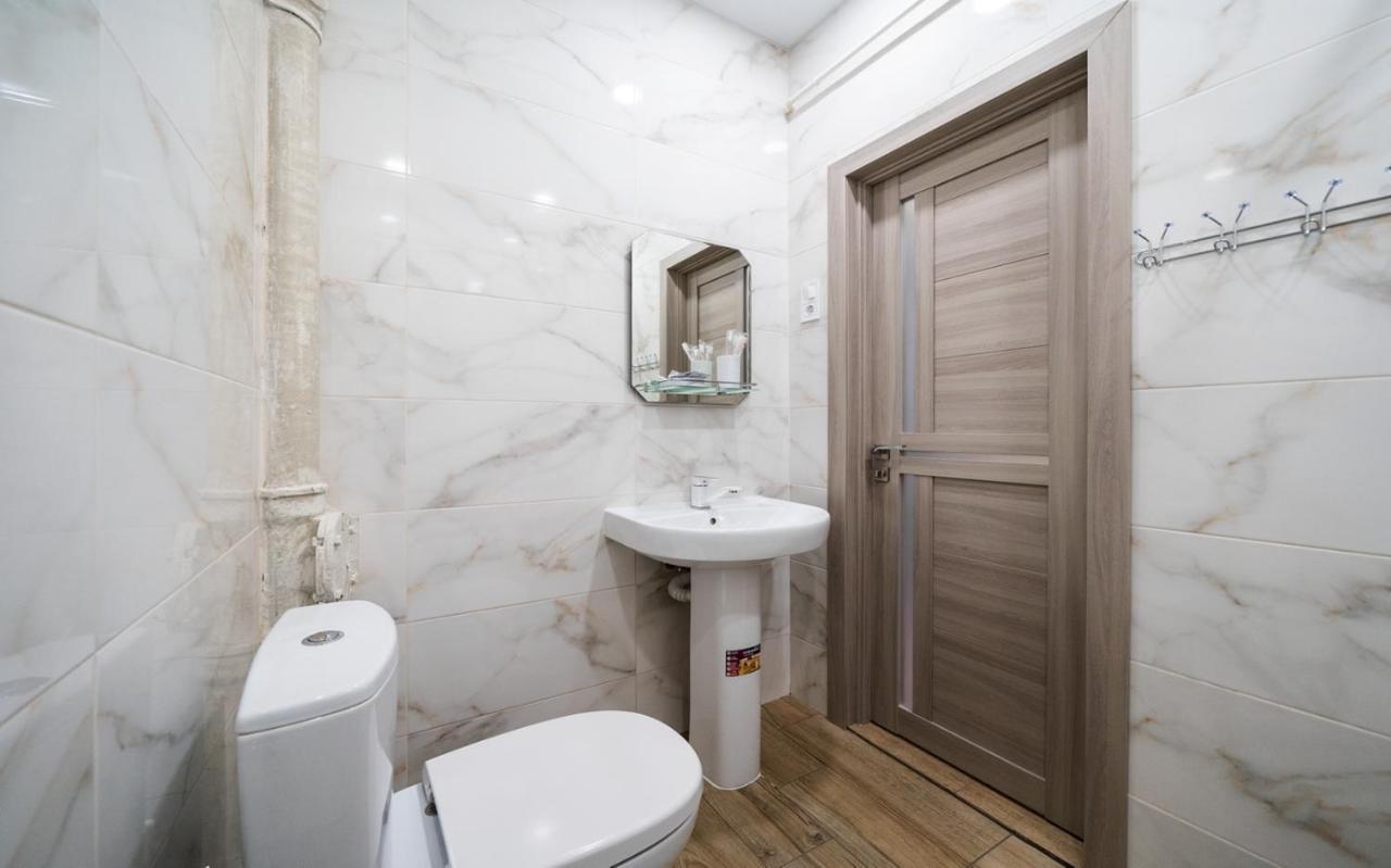 Apartment In The Heart Of Chernigov Esterno foto