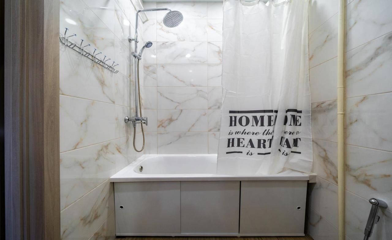 Apartment In The Heart Of Chernigov Esterno foto